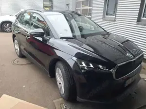 Skoda Enyaq 50 Loft Aut. LED Navi Kessy Alu18 PDC Bild 2