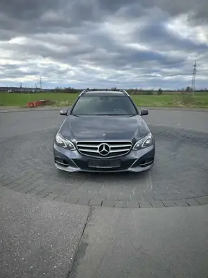 Mercedes-Benz E 200 T BlueTEC Service/TÜV Neu