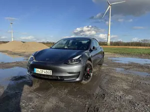 Tesla Model 3 Langstreckenbatt. Allradantrieb Dual Motor Perform