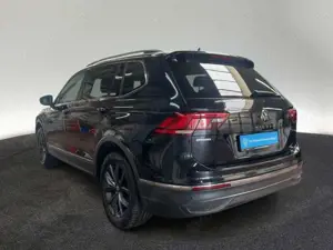 Volkswagen Tiguan Allspace 1.5 TSI DSG Easy Open Rear View Bild 3