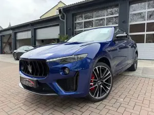 Maserati Levante Trofeo Q4 3.8 V8 Alcantara ACC Sitzheiz.