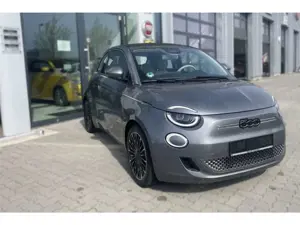 Fiat 500e la Prima by Bocelli *Rückfahrkamera *AppleCarPlay Bild 2