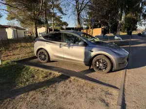 Tesla Model Y RWD