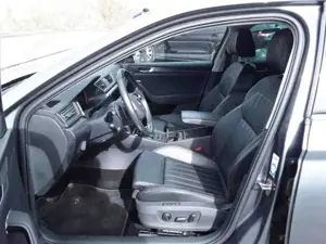 Skoda Superb Combi 2.0 TDI DSG Style Leder+Memory+Mass Bild 4