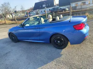 BMW 220 220i Cabrio Aut. M Sport Bild 3