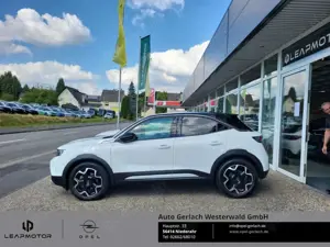 Opel Mokka e Ultimate Navi Leder Digitales Cockpit Massagesit Bild 4
