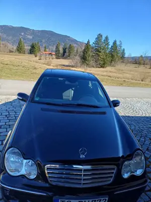 Mercedes-Benz 200 Elegance