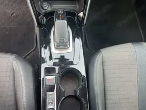 Peugeot 208 PureTech 100 EAT8 Allure Pack Bild 4