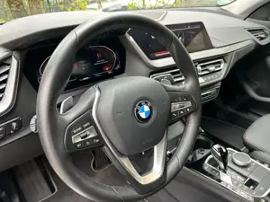 BMW 220 Bild 4