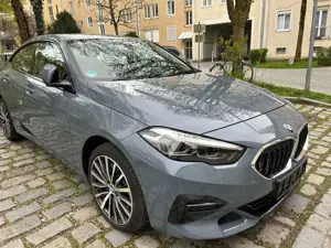 BMW 220 Bild 2