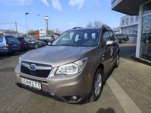 Subaru Forester EXCLUSIVE 2.0D-AUTOMATIK-KLIMAAUTOMATIK-AUS 1.HAND Bild 4