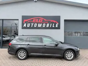 Volkswagen Passat Variant *ACC*Navi*AHK*2.Hand* Bild 2