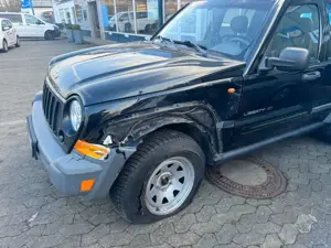 Jeep Cherokee 2.8 CRD Sport Bild 2