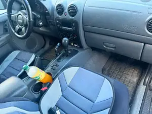 Jeep Cherokee 2.8 CRD Sport Bild 5