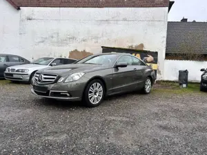 Mercedes-Benz E 250 BlueEFFICIENCY Automatik Elegance