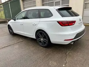 SEAT Leon Cupra 300 4Drive Bild 4