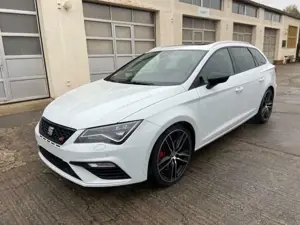 SEAT Leon Cupra 300 4Drive Bild 2