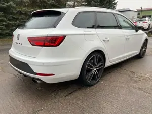 SEAT Leon Cupra 300 4Drive Bild 5