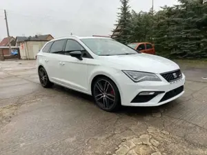 SEAT Leon Cupra 300 4Drive Bild 3