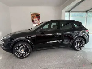 Porsche Cayenne - 1Hand - Panorama-21Zoll