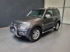 Mitsubishi Pajero 3.2 DI-D Top *Navi| Xenon| AHK*