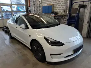 Tesla Model 3 Long Range Dual AWD