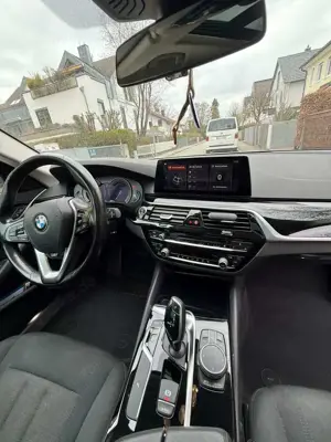 BMW 520 520d Touring SHZ, Carplay, Pano, HUD, DisplayKey Bild 5