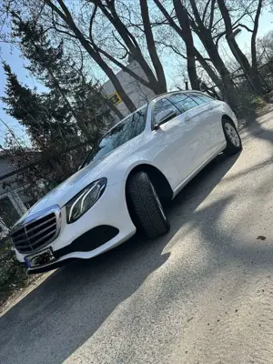 Mercedes-Benz E 220 E 220 d (213.204)