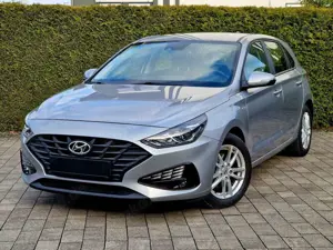 Hyundai i30 Select Mild-Hybrid (Kamera, PDC, SHZ)