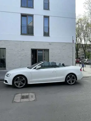 Audi A5 Cabrio 2.0 TDI DPF multitronic Bild 4