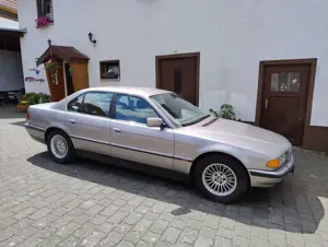 BMW 735 i V8 top gepflegt