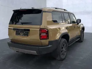 Toyota Land Cruiser 2.8 D-4D 151 kW AWD Executive RARITAE Bild 4