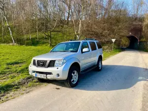 Nissan Pathfinder Pathfinder 2.5 dCi Premium