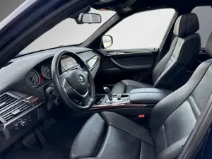 BMW X5 xDrive50i/Pano/Bi-Xen/Memory/Head-Up/2-Zonen* Bild 5