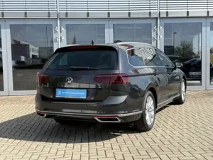 Volkswagen Passat Variant 2.0 TDI Elegance DSG AHK, MATRIX Klima Navi Bild 4