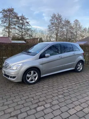 Mercedes-Benz B 200 Grundaustatung