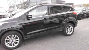 Ford Kuga Kuga Diesel 2.0TDCi 4x4 Aut.Titanium.VOLLAUSTATUNG Bild 4