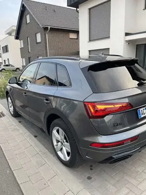 Audi Q5 40 TDI quattro S tronic line Bild 2