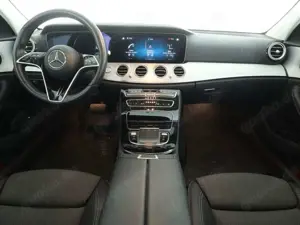 Mercedes-Benz E 300 T de AHK / Kamera /SHZ / el. Hecklappe