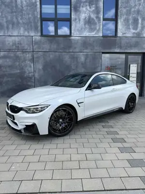 BMW M4 Competition *ohne OPF* M-Performance Parts