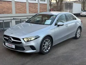 Mercedes-Benz A 180 d Limousine Progressive LED Business 4,69%