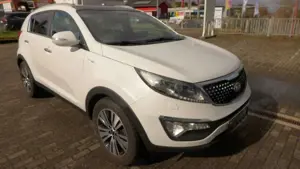 Kia Sportage Platinum Edition 4WD-LEDER-NAVI-PANO-RÜ