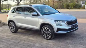Skoda Karoq Style 2.0l DSG LED SHZ VIRTUAL KAM GRA DAB 1HAND