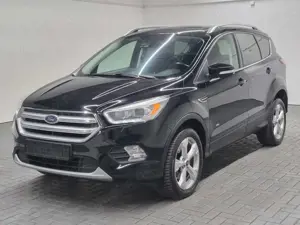 Ford Kuga Titanium Bi-Xenon/Navi/Pano/AHK/SHZ/Kam/elH