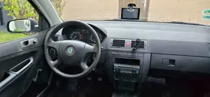 Skoda Fabia Fabia 1.4 16V Combi Classic ( navi , klima ) Unfallfrei ( ohne TUV ) voll Fahrbereit ( K Bild 3