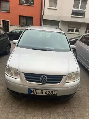 Volkswagen Touran Trendline Bild 4