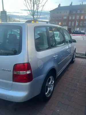 Volkswagen Touran Trendline Bild 2