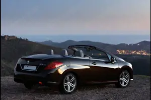 Peugeot 308 Baujahr 2009, Farbe Schwarz, Benzin. TÜV diese Wo