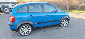 Audi A2 A2 1.6 FSI S-Line, OSS, Leder blau, Navi plus u.v.m. Bild 4