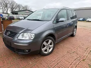Volkswagen Touran Highline 7 Sitzer Automatik